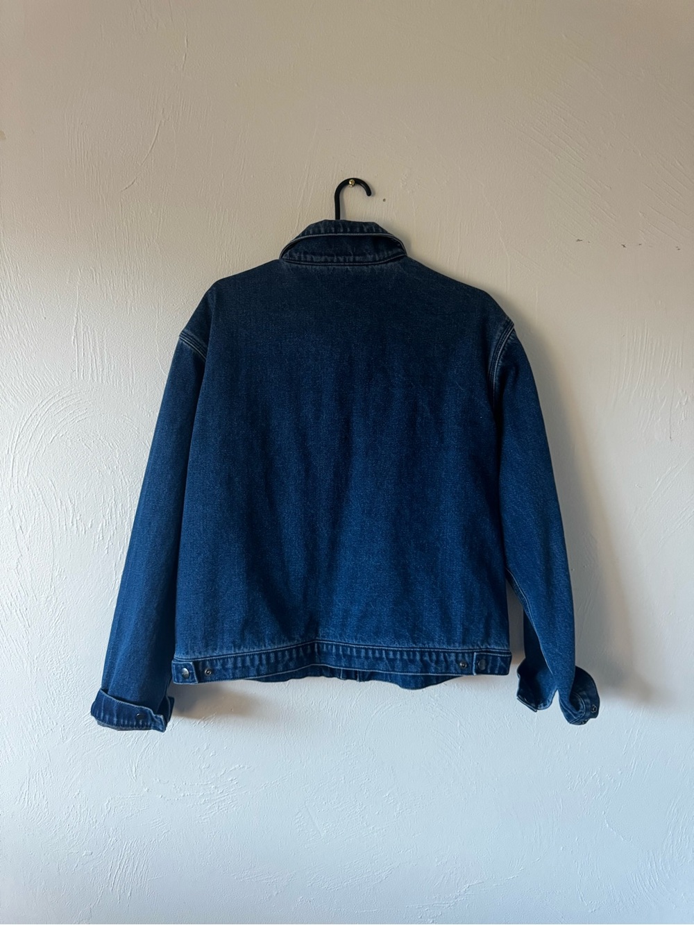 Carhartt Women’s Dark Blue Denim Jacket with Striped Lining - Picture 6 of 6